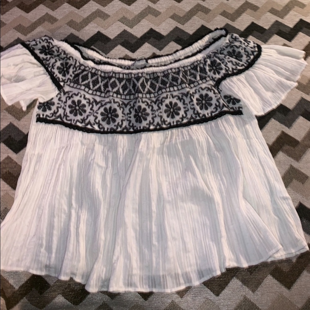 American eagle off the shoulder top